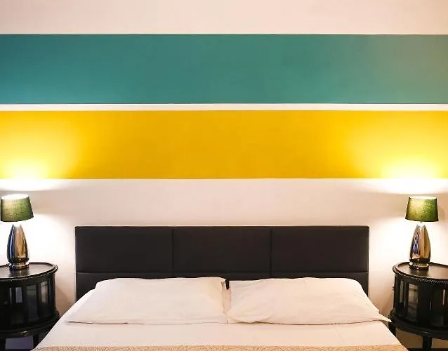 Modern Wiener Stadthalle Apartment Vienna